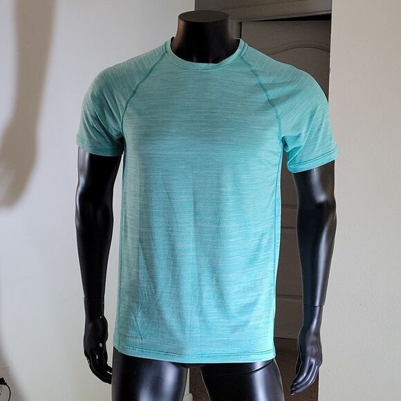 BRAND NEW SEAMLESS PERFORMANCE LAYER 8 QWICK-DRY T-SHIRT - Picture 2 of 15